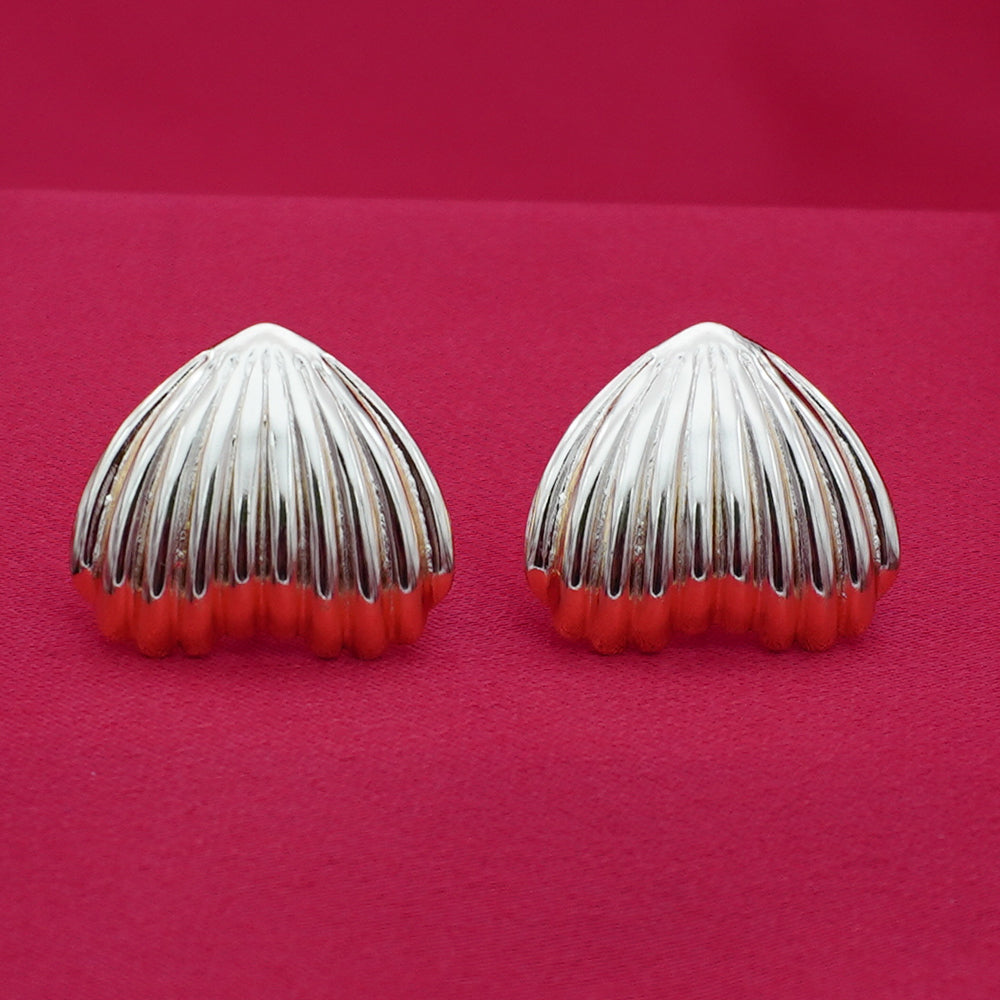 Anti Tarnish Ribbed Heart Shell Stud Earrings