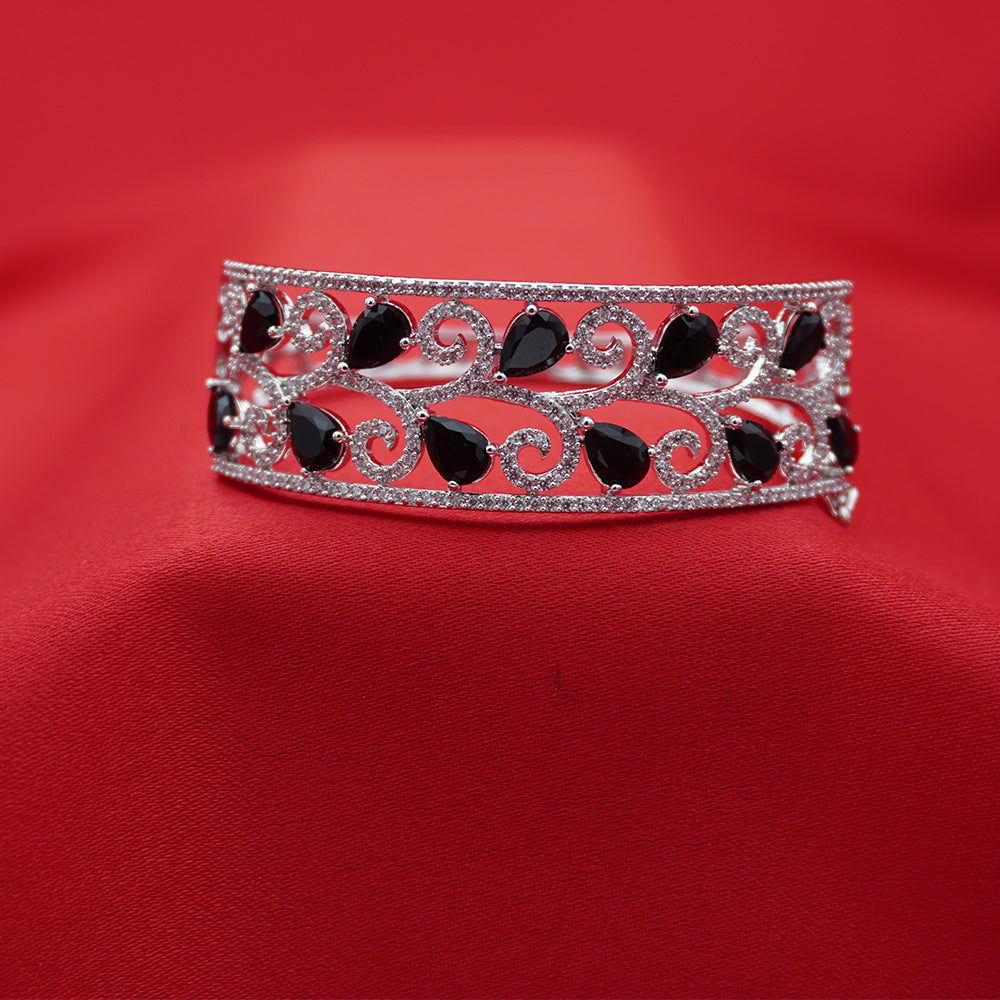 Black Teardrop Cuff Bracelet (Free size)