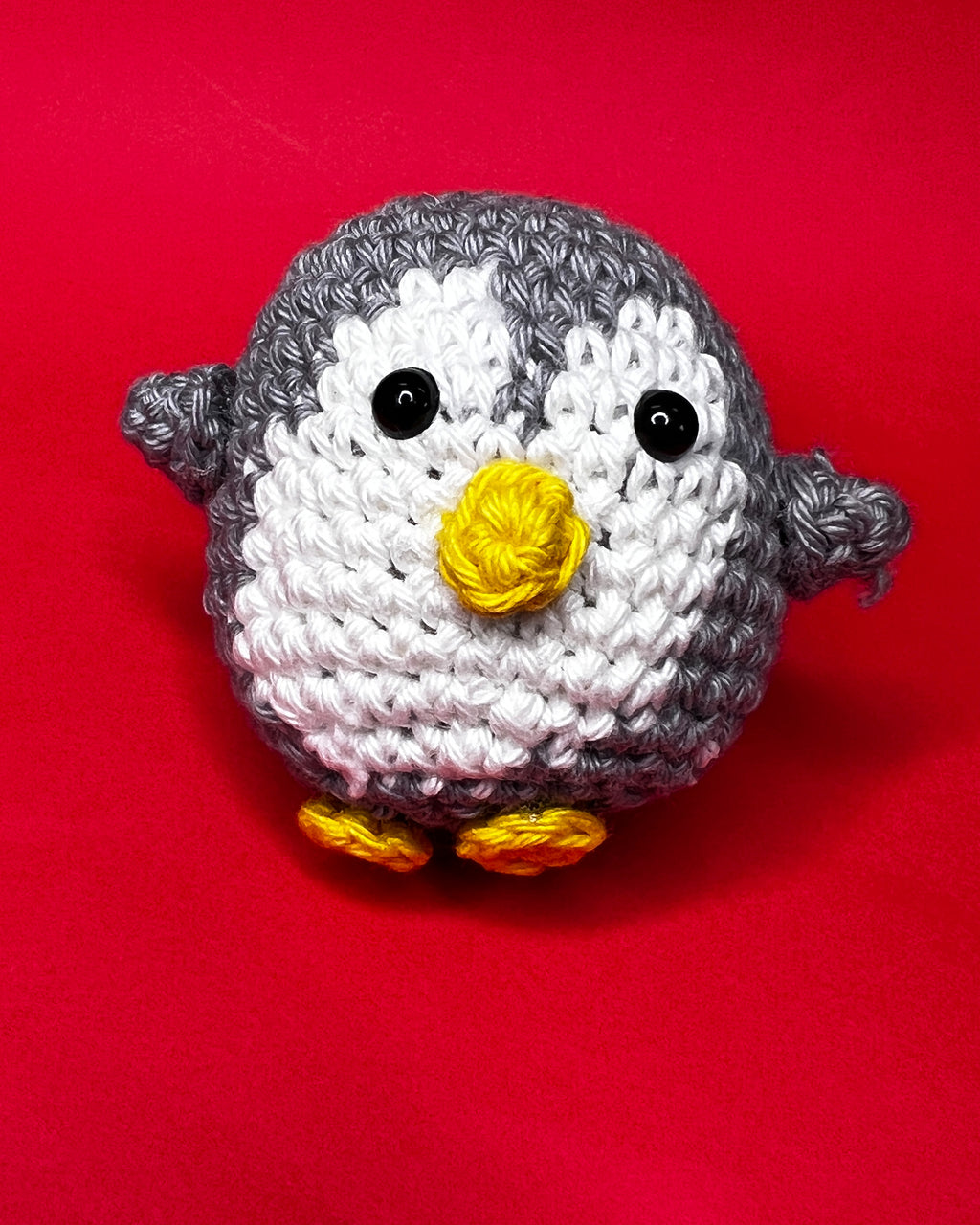 ❄️ Ocean & Arctic Friends – Frost Penguin – Grey & White Amigurumi Charm