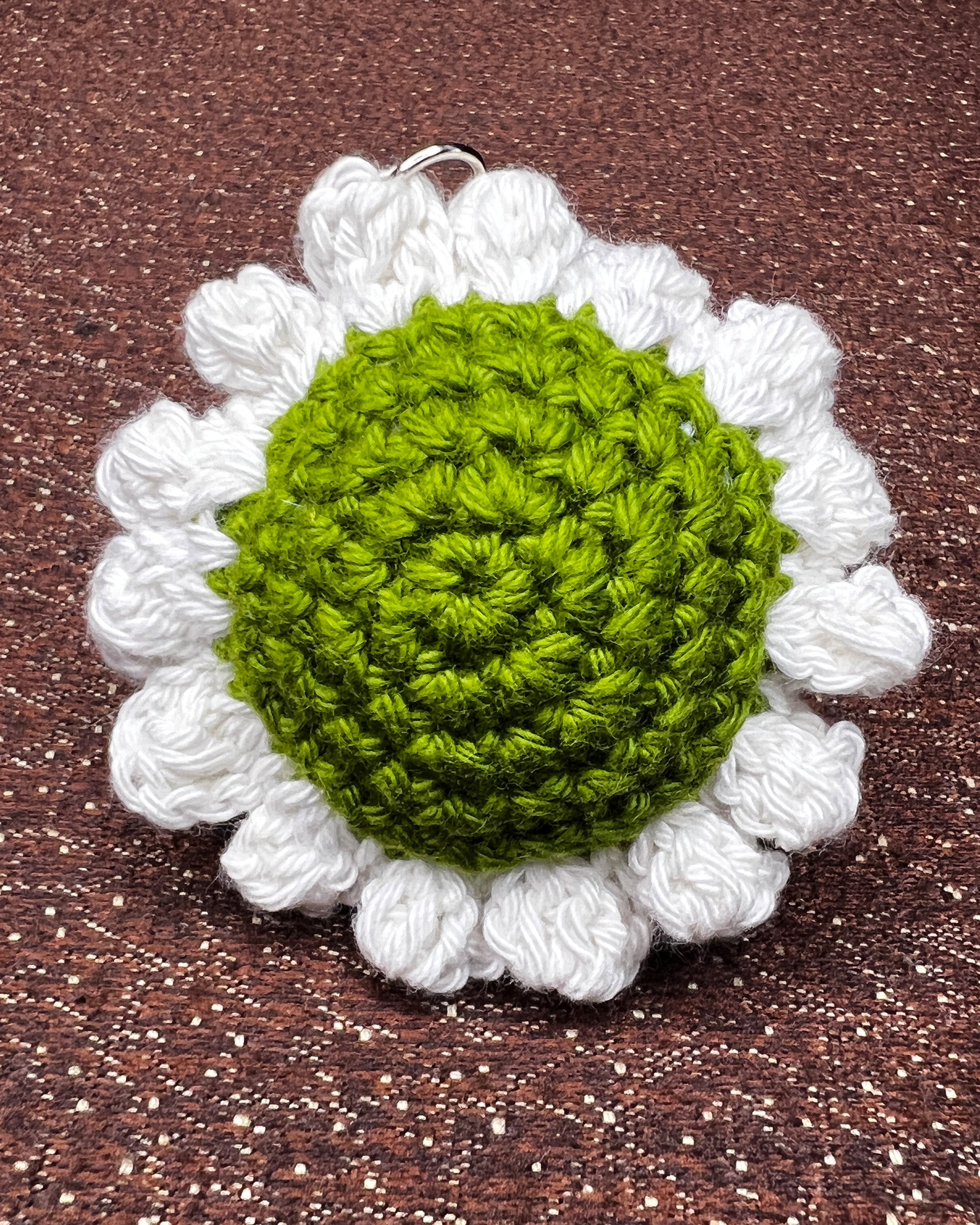 🌸 Blooming Charms - Daisy Delight - White & Yellow Bloom