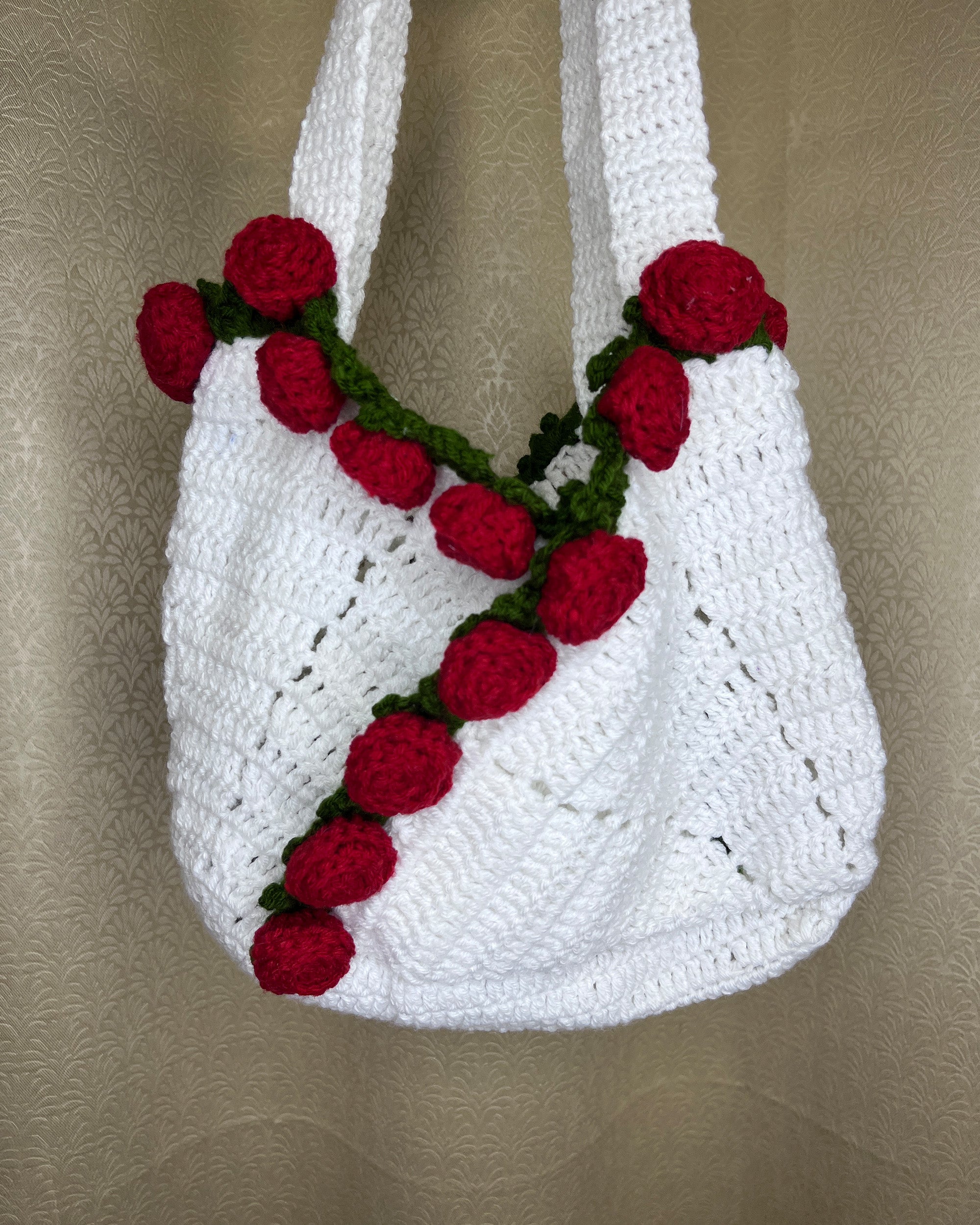 Handcrafted Floral Crochet Tote – White Rose Whisper (White Tote with Red Roses)