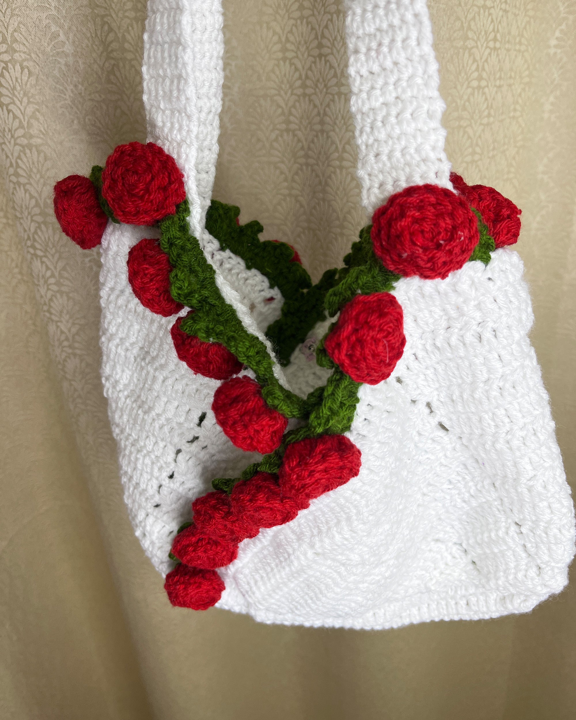 Handcrafted Floral Crochet Tote – White Rose Whisper (White Tote with Red Roses)