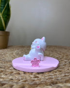 Kawaii Lucky Cat Phone Stand – Serene Relaxing Pose with Cherry Blossom Paw Base