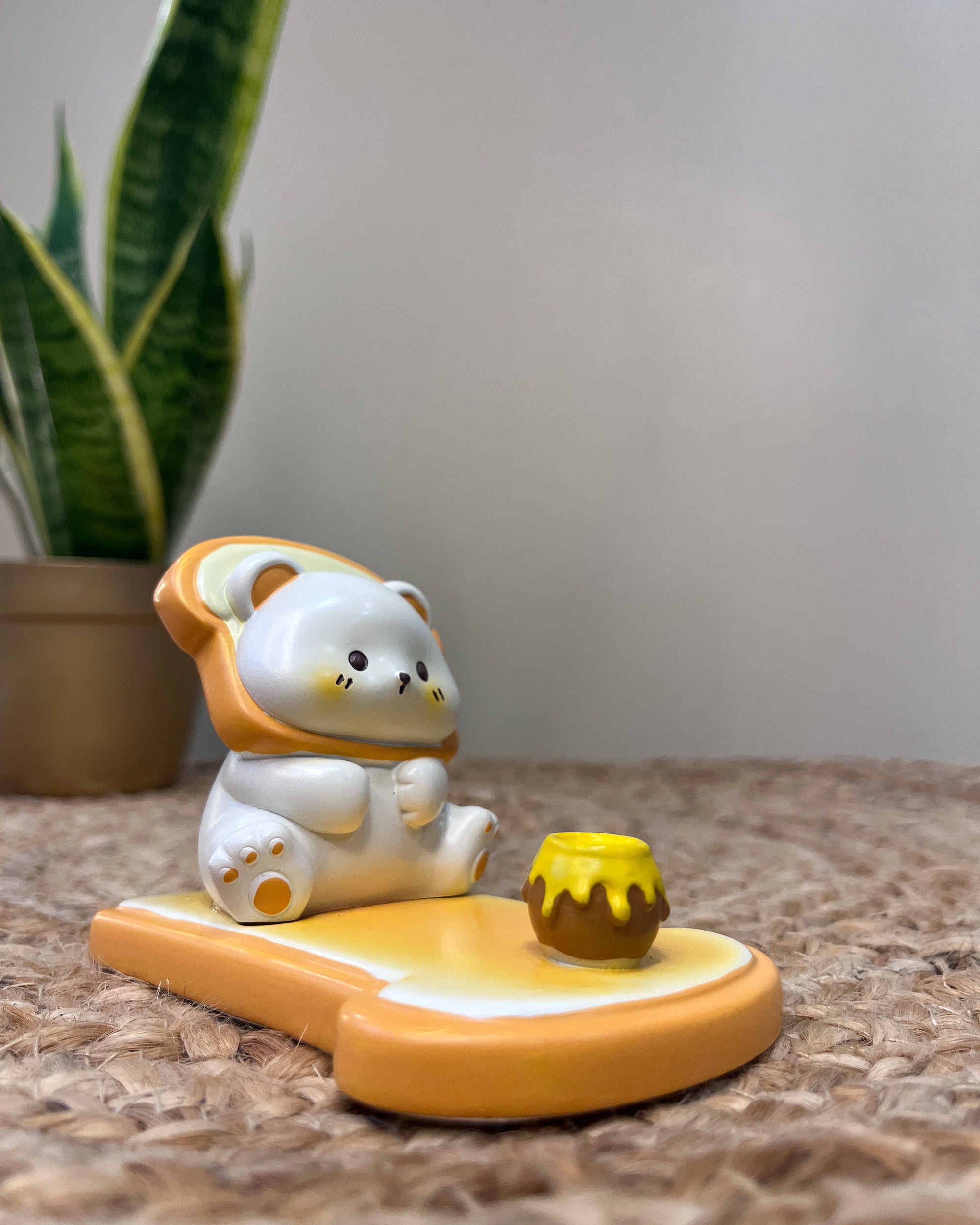 Kawaii Bear Phone Stand – Biscuit Base with Honey Pot