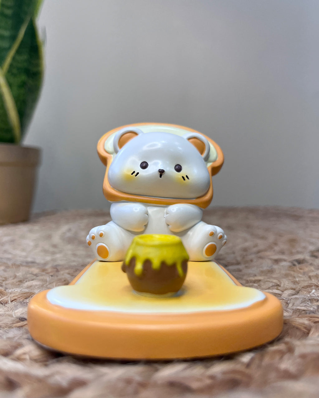 Kawaii Bear Phone Stand – Biscuit Base with Honey Pot
