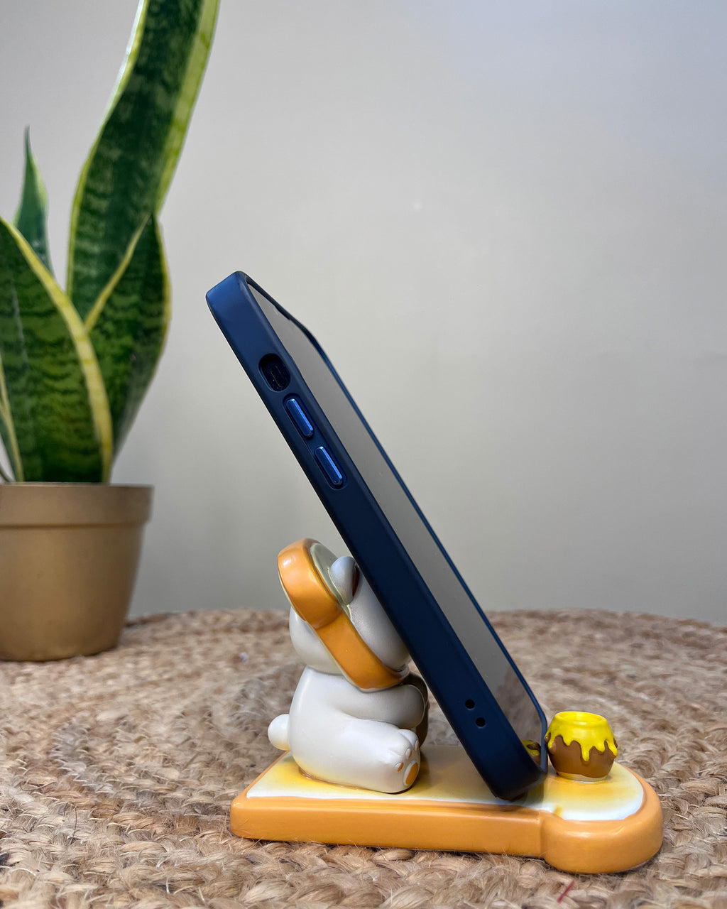Kawaii Bear Phone Stand – Biscuit Base with Honey Pot