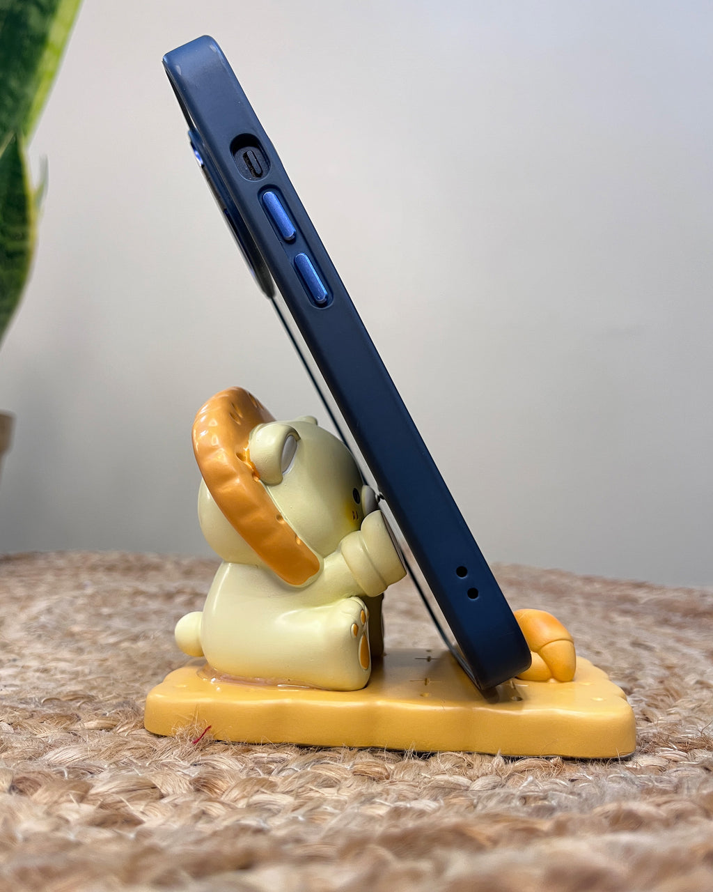 Kawaii Bear Phone Stand – Biscuit Base with Croissant