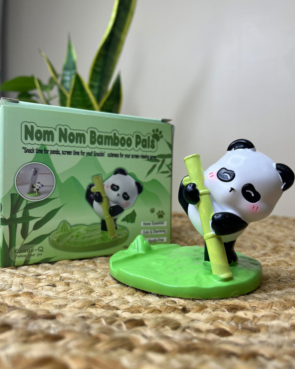 Kawaii Panda Phone Stand – Bamboo Power Kick