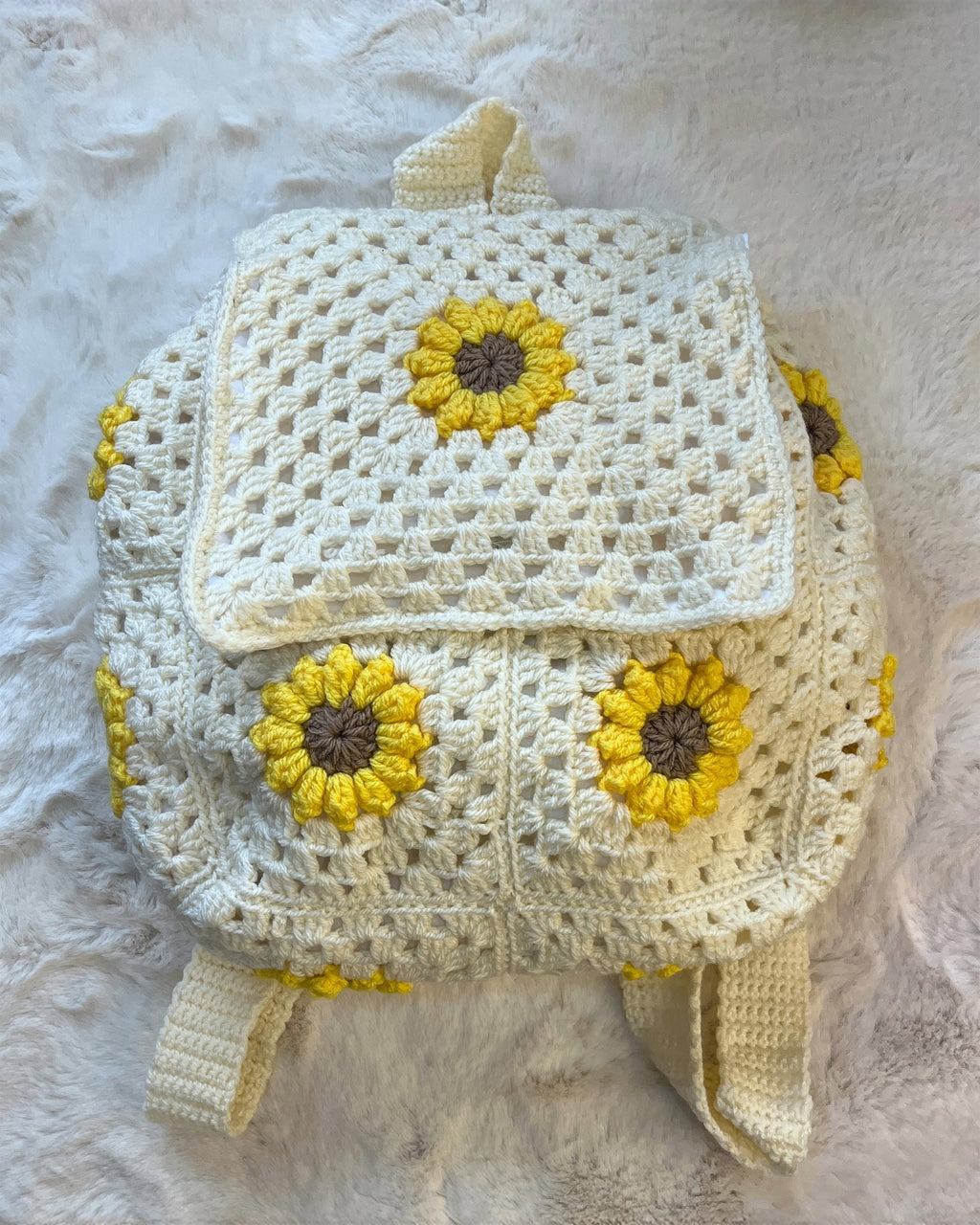 Handcrafted Mini Sunflower Crochet Backpack – White Backpack with Sunflower Motif
