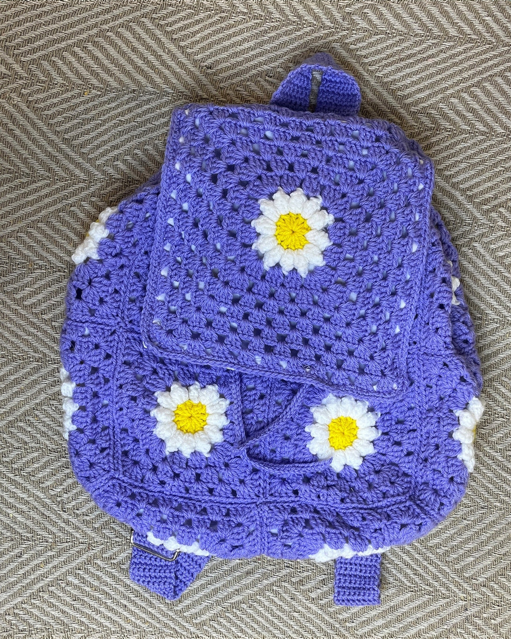 Handcrafted Daisy Crochet Backpack – Lavender Backpack with Daisy Accents