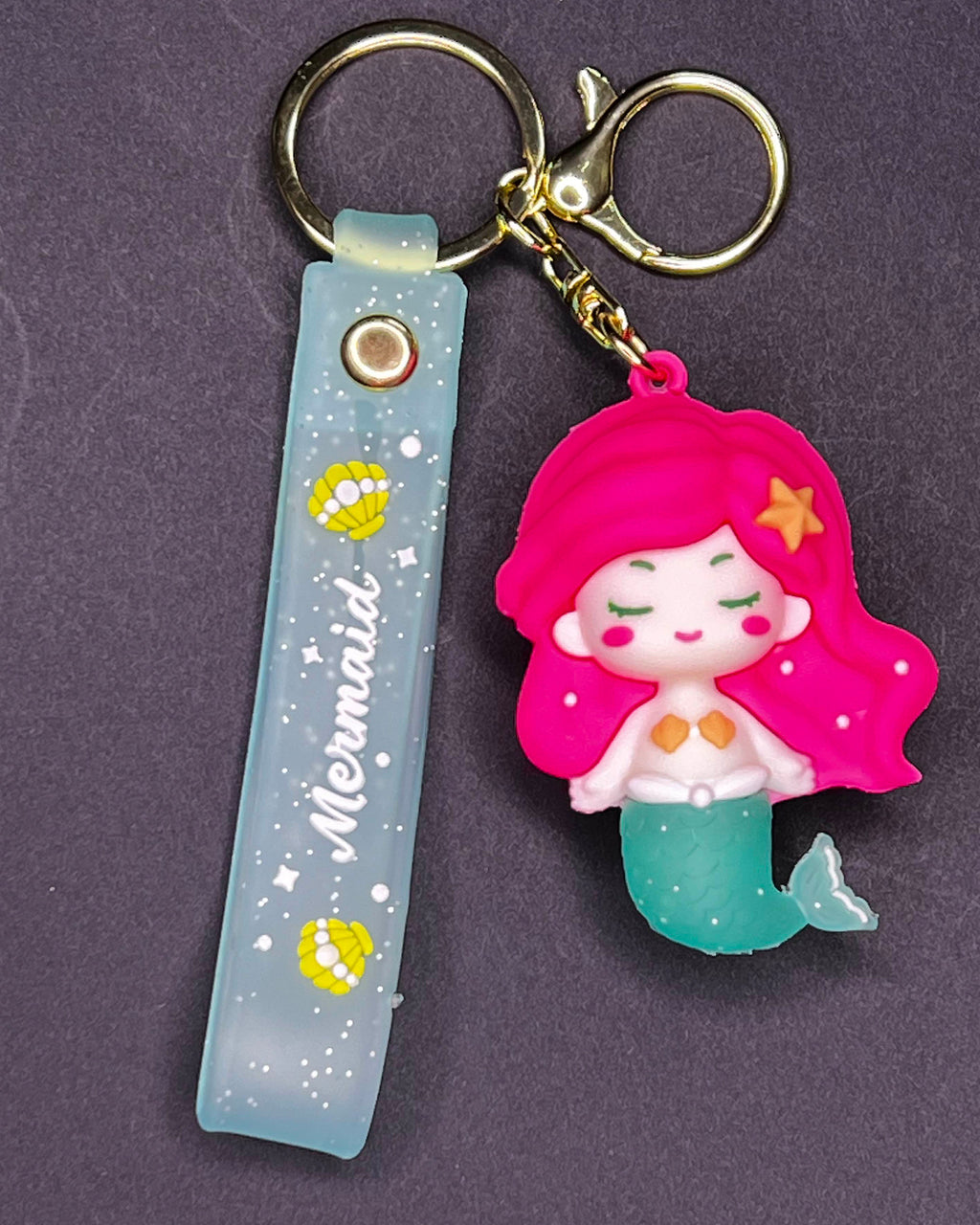 🧜♀️ “Mermaid Dream” Keychain – Cute Magenta Mermaid Charm