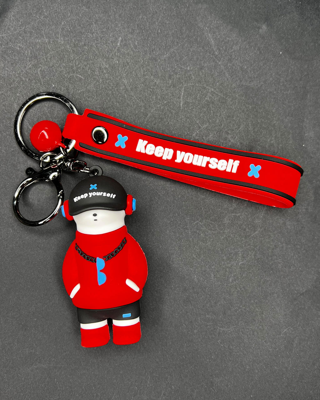 🧢 Keep Yourself Keychain – Street Style Red Hoodie Boy Charm