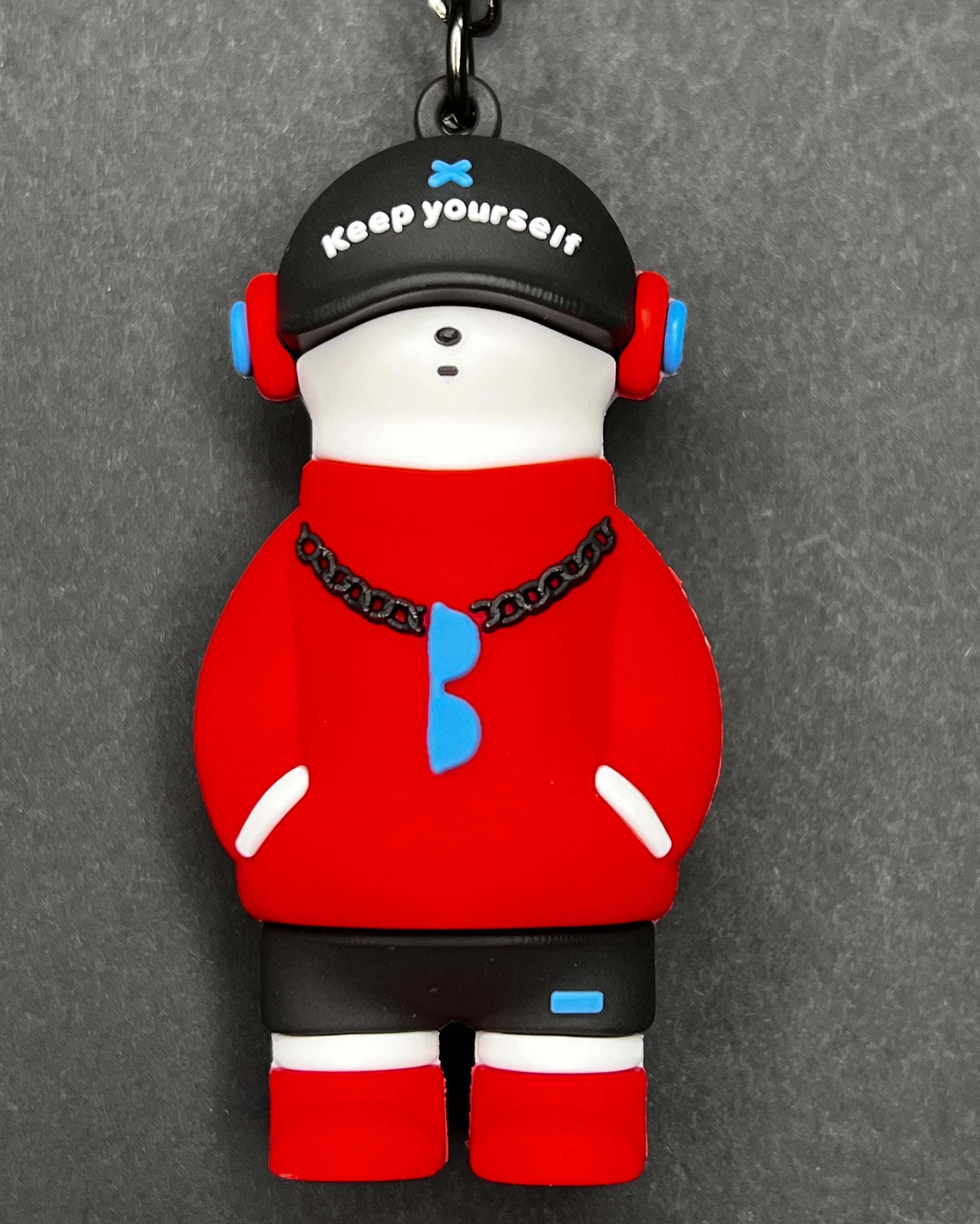 🧢 Keep Yourself Keychain – Street Style Red Hoodie Boy Charm