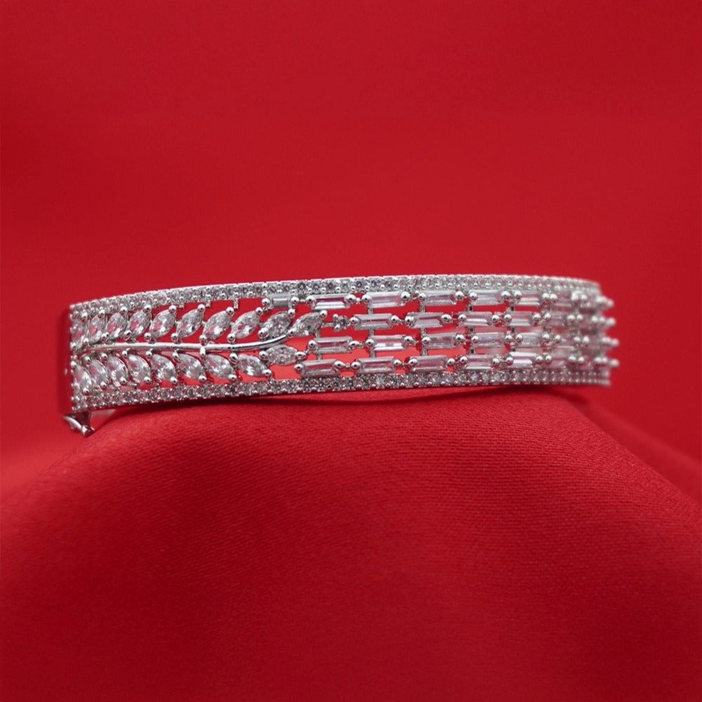 Leaf & Baguette Statement Bracelet (Free size)