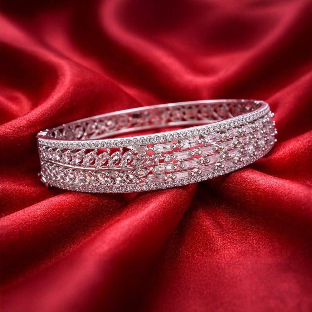 Leaf & Baguette Statement Bracelet (Free size)