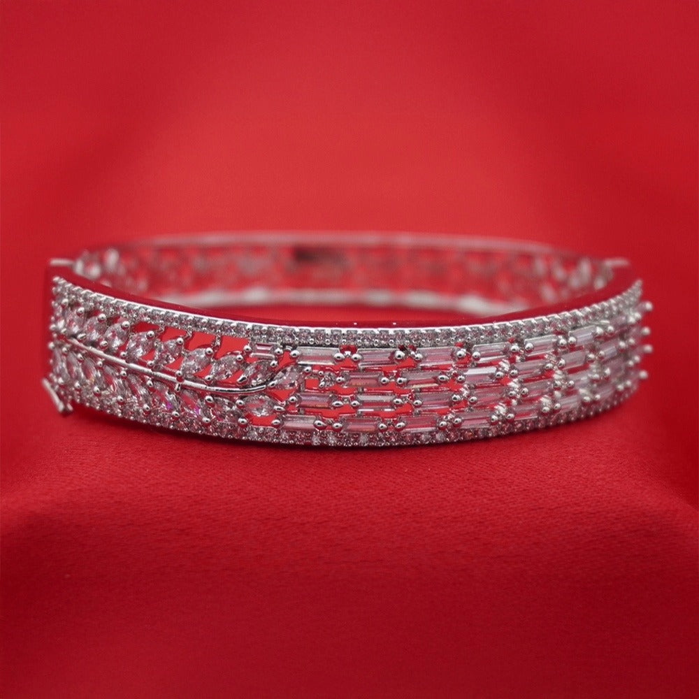 Leaf & Baguette Statement Bracelet (Free size)