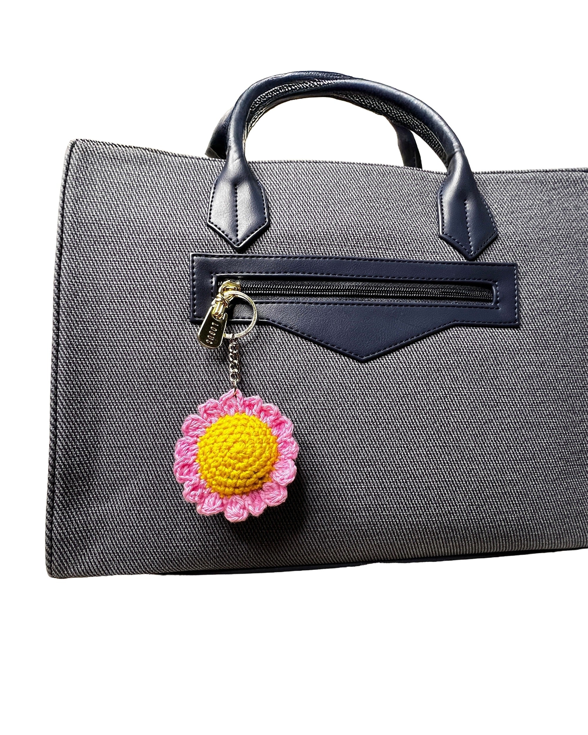 🌸 Blooming Charms - Spring Daisy – Pink Petals with Yellow Center