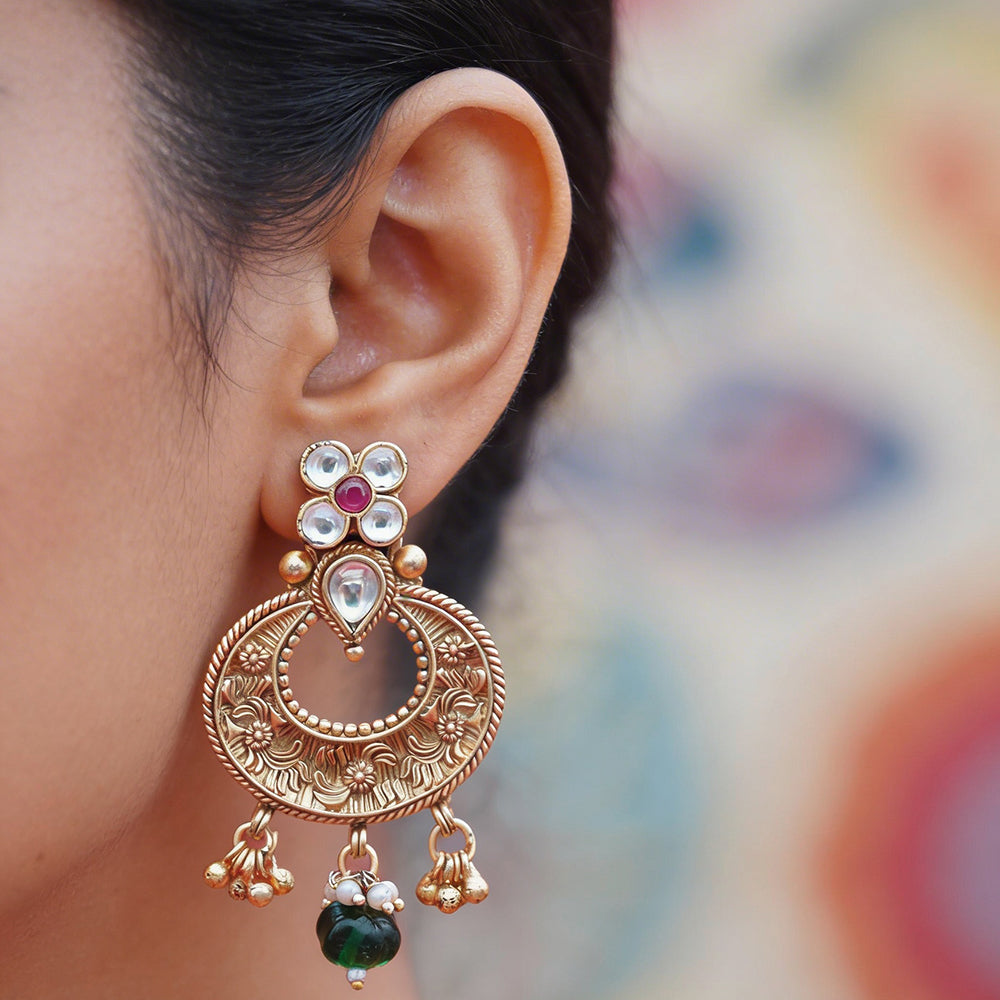 Royal Antique Gold Chandbali Earrings – Floral Engraved Kundan & Green Bead Drops