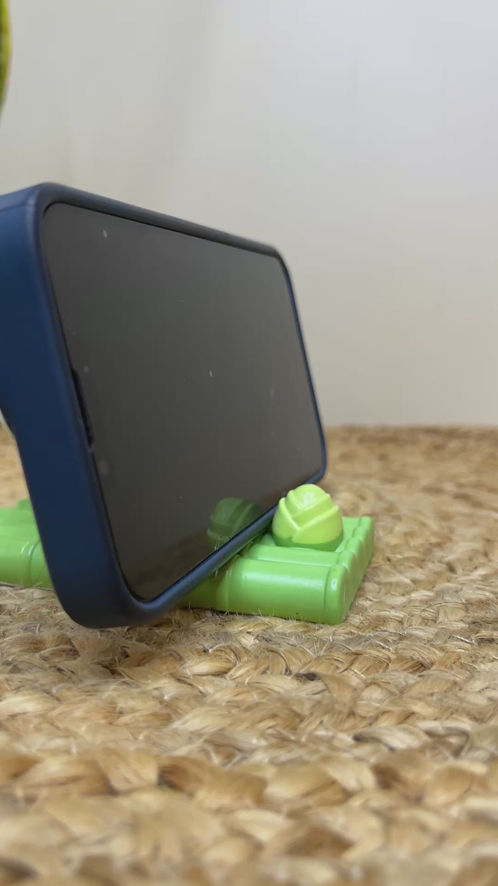 Kawaii Panda Phone Stand – Kick Attack on Bamboo Base