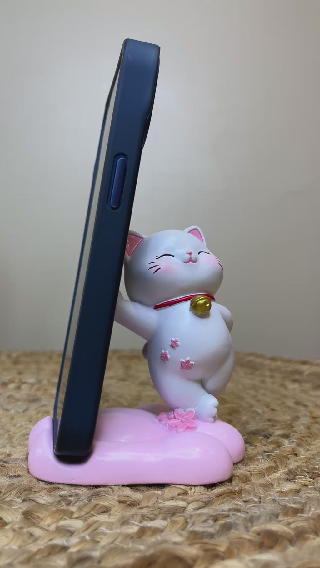 Kawaii Lucky Cat Phone Stand – Playful Standing Pose with Cherry Blossom Paw Base