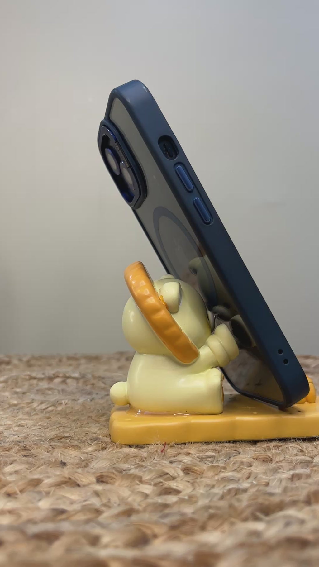 Kawaii Bear Phone Stand – Biscuit Base with Croissant